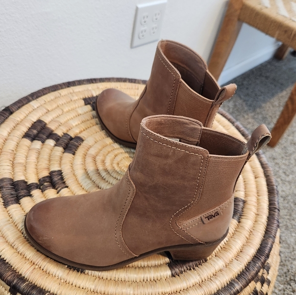 TEVA Leather Anaya Waterproof Chelsea Boot  - Picture 7 of 9